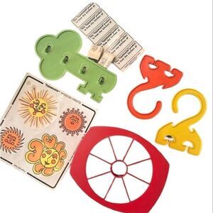 Vintage Tupperware set Apple slicer 2 hooks stickers key holder labels EVC